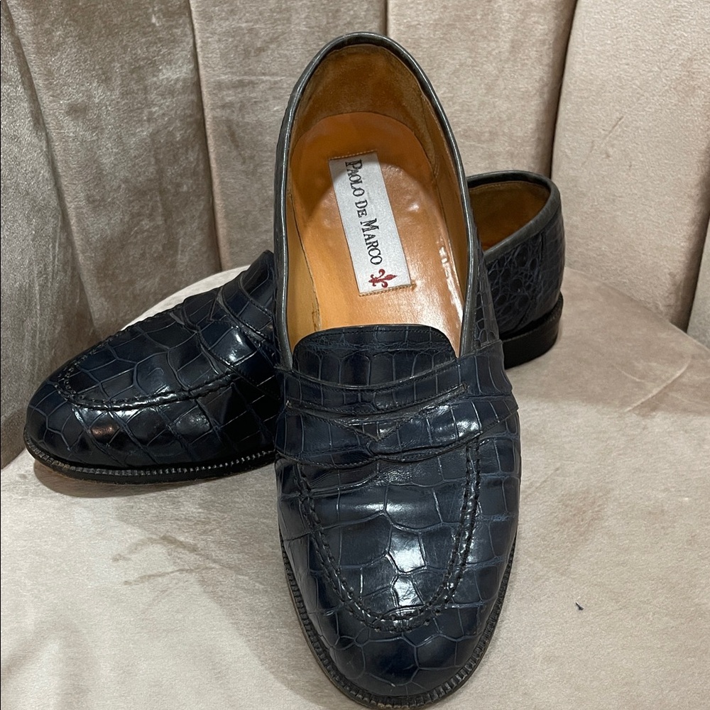Black Crocodile Pattern Loafers